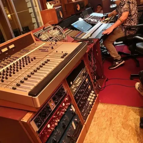 Vie du studio · 241